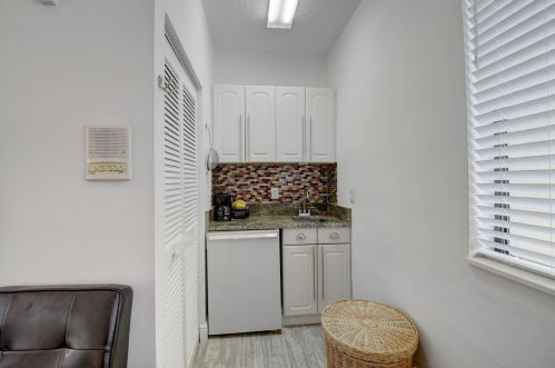 2452 62 St, Boca Raton FL exterior