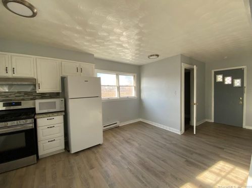 106 Derby Ave, Derby CT 06418-2010 exterior