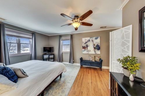 6098 Caldwell Ave, Chicago IL 60646-4111 exterior