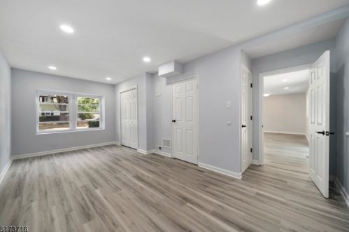 66 Lawrence Dr, Hackettstown NJ 07840-2526 exterior