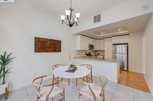 1036 Pinehurst Ct, Concord CA 94521-4532 exterior