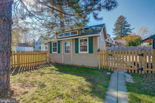 104 Queen St, Littlestown PA 17340-1640 exterior