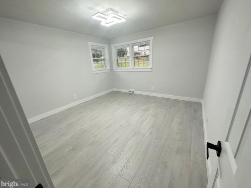 99 Elfreth Rd, Huntingdon Valley PA  19006-1210 exterior