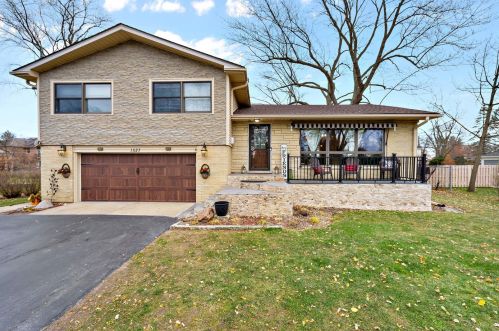 1527 Sunset Rdg Rd, Glenview IL 60025-2209 exterior