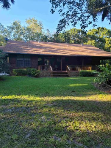 17325 Hammock Ln, Fort Pierce, FL 34987-3104