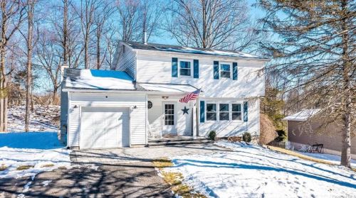 68 Stuart Dr, Poughkeepsie NY 12603-4714 exterior