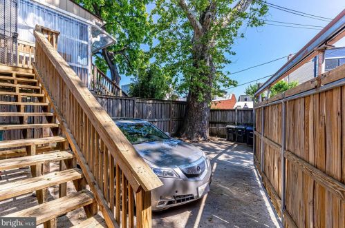 1465 Meridian Pl, Washington DC 20010-1923 exterior