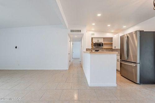 6520 Calle Herculo, Tucson AZ  85710-5620 exterior