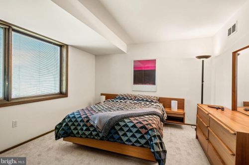 2230 Deerfield Dr, Media PA 19063-1834 exterior