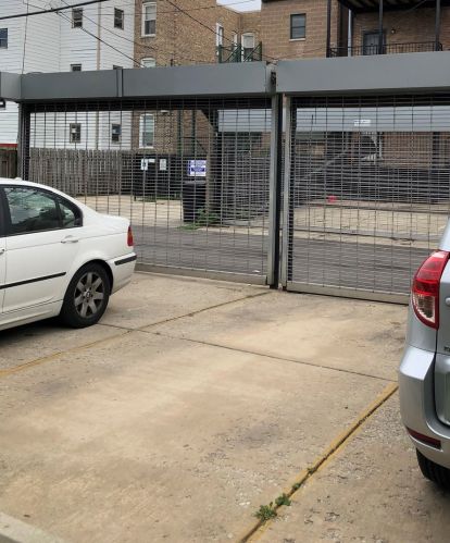 6365 Ingleside Ave, Chicago IL 60637-3674 exterior