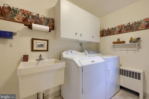 1926 Drexel Ave, Lancaster PA 17602-3302 exterior