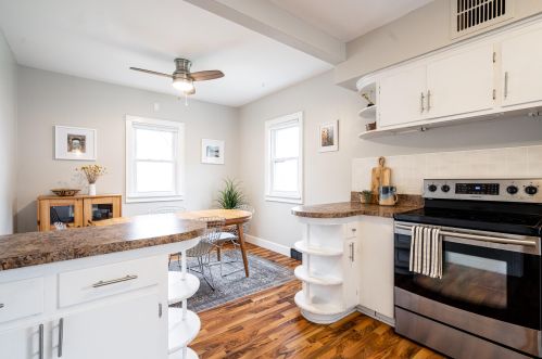 1374 58, Milwaukee WI 53214-5111 exterior