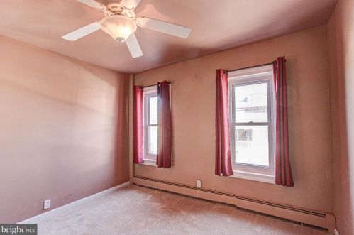 1120 Center Ave, Pottstown PA 19464-5802 exterior