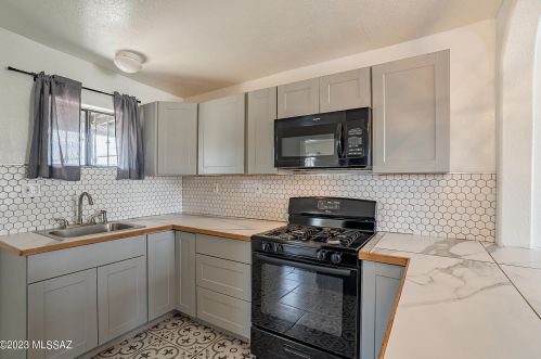 29 Pennsylvania Dr, Tucson AZ  85714-2640 exterior