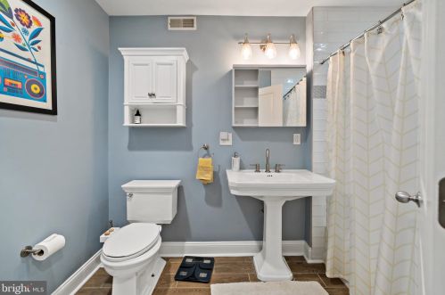 912 American St, Philadelphia PA 19140-5726 exterior