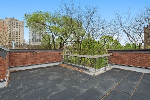 2131 Clark St, Chicago IL  60616-1501 exterior