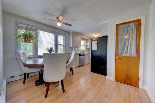 148 Main St, Hartford CT 06111-2434 exterior