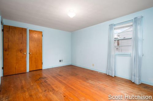 1842 Diamond Ave, Grand Rapids MI 49505-4873 exterior