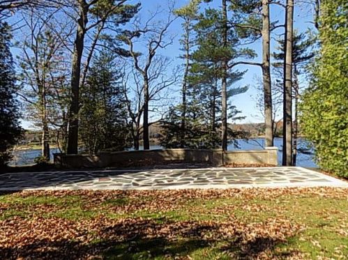 488 Ruddiman Dr, Meskegon MI 49445-3041 exterior