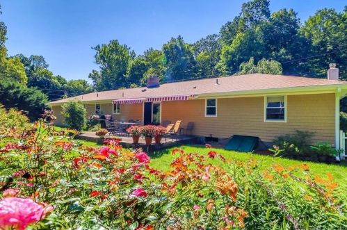 1 Cullens Hl Rd, Derby CT exterior