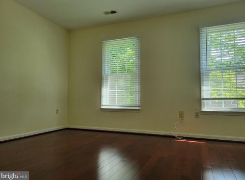 2707 Deer Ridge Dr, Silver Spring MD 20904-7140 exterior