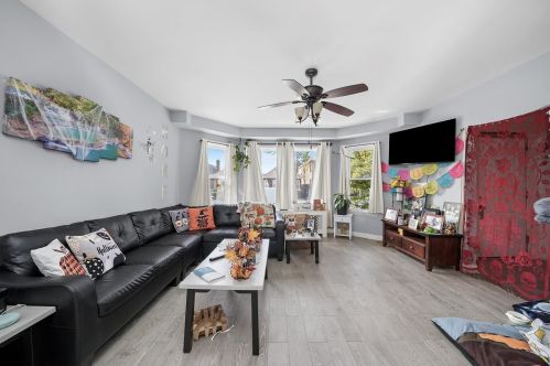 7235 Washtenaw Ave, Chicago IL  60645-1435 exterior