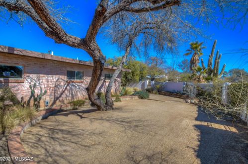 201 Irving Ave, Tucson AZ 85711-6239 exterior