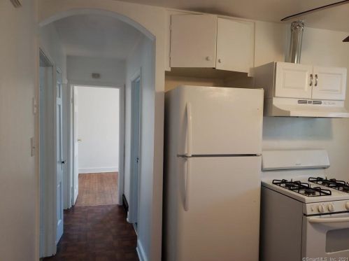 124 Red Mtn Ave, Torrington CT 06790-3212 exterior