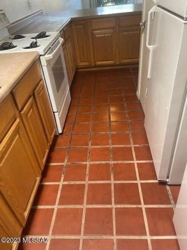 801 Camino Seco, Tucson AZ 85710-1707 exterior