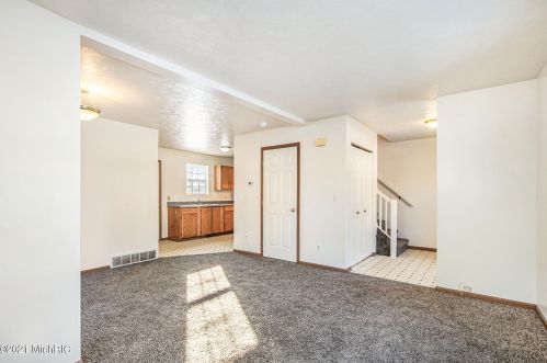 912 Dunham St, Grand Rapids, MI 49506-2628