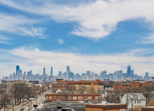 3028 Roscoe St, Chicago IL  60618-5778 exterior