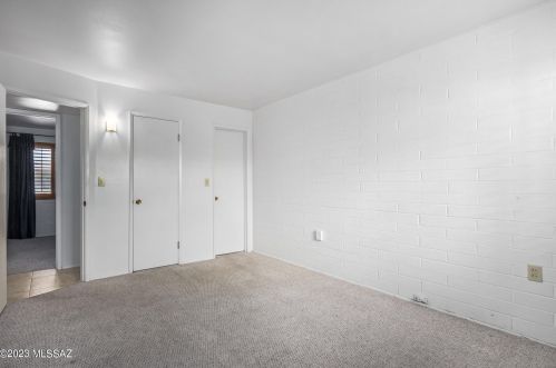 414 Silverbell Rd, Tucson AZ 85745-9385 exterior