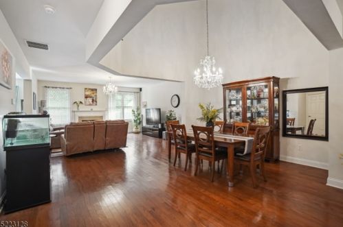 32 Cedar Gate Dr, Livingston NJ  07039-6602 exterior