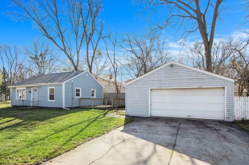 1525 Baker Dr, Kalamazoo, MI 49048-1213