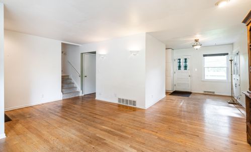 8456 51st St, Milwaukee, WI 53223-3002