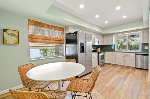 1330 27 Ave, Boynton Beach FL 33435-7529 exterior