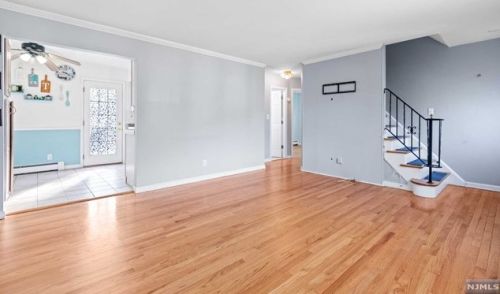 30 Hillside Ave, Oakland NJ  07436-1923 exterior