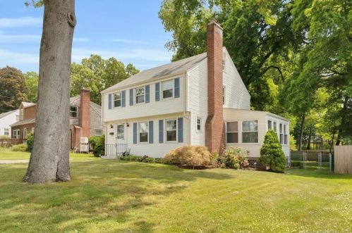 142 Hollister St, Manchester, CT 06042-3563