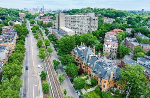 1759 Beacon St, Brookline, MA 02445-5349