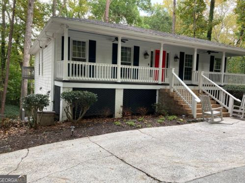 2933 Margaret Mitchell Ct, Atlanta GA 30327-1614 exterior