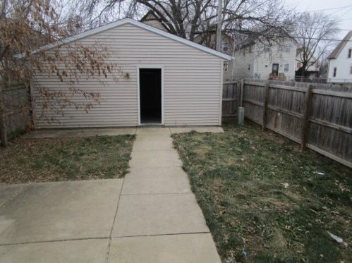 2555 33, Milwaukee WI 53215-2806 exterior