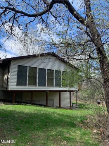 2179 Ter Van Dr, Grand Rapids MI 49505-6373 exterior