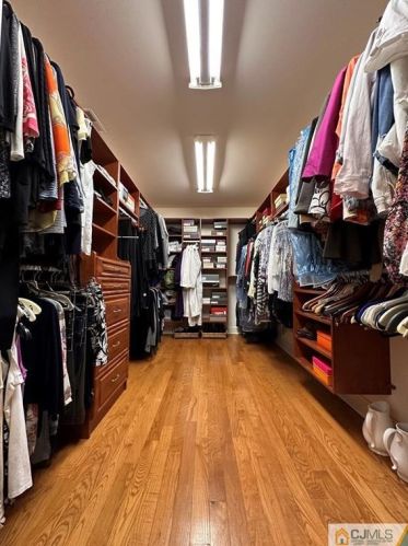 21 Southfield Rd, Edison NJ 08820-3141 exterior