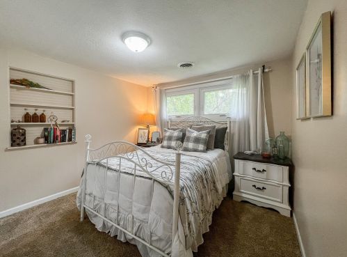 28985 Middle Xing Rd, Dowagiac MI 49047-8204 exterior