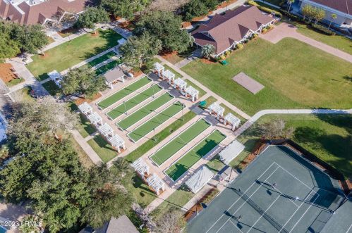 29 Mystic Point Dr, Bluffton SC 29909-2073 exterior