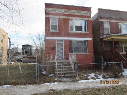 6721 Champlain Ave, Chicago, IL 60637-4112