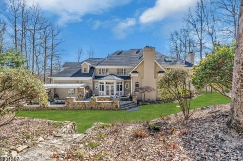 7 Chilton Rd, Chester NJ  07930-3107 exterior