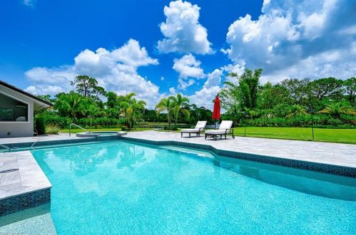 6582 Trl Blvd, Naples FL 34108-2655 exterior