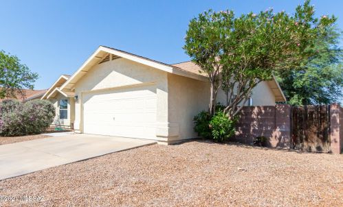 8420 Calle De Bardo, Tucson, AZ 85747-9133