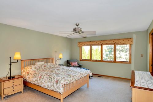 127 Grantley Ave, Elmhurst IL 60126-2362 exterior